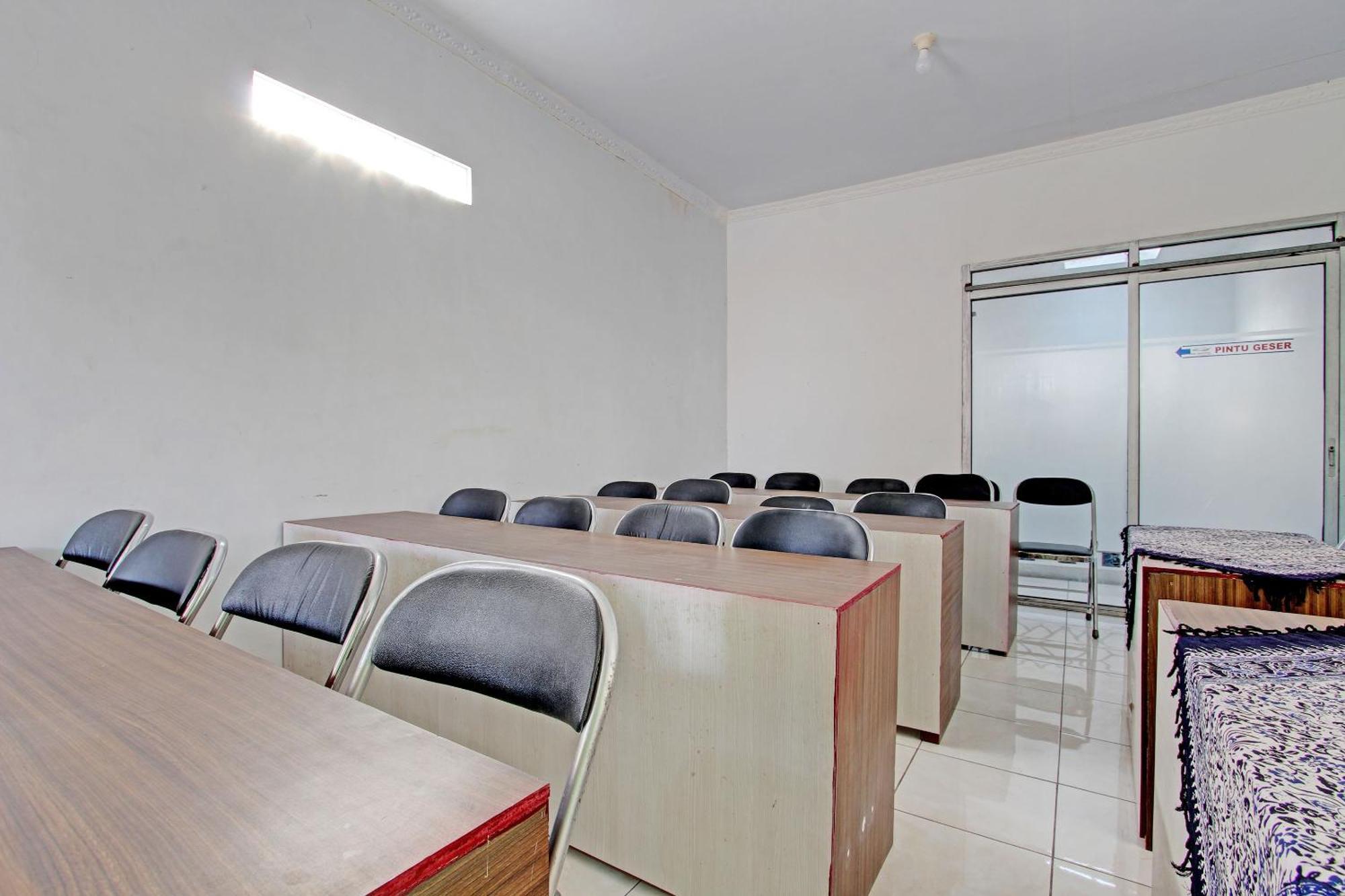 Capital O 92929 Hotel New Tirta Kencana Syariah Tegal  Eksteriør bilde