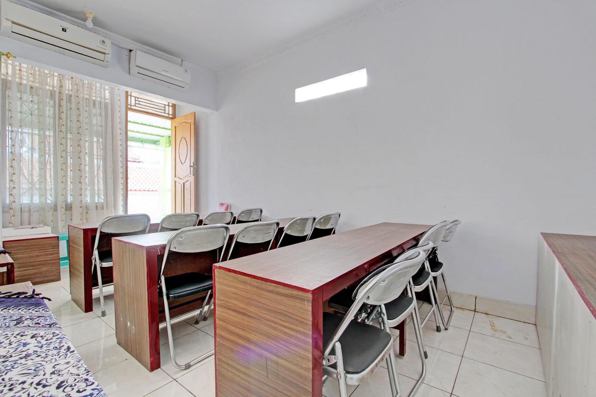Capital O 92929 Hotel New Tirta Kencana Syariah Tegal  Eksteriør bilde